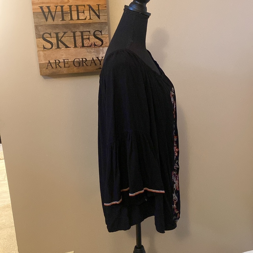 Solitaire boho embroidered top Sz1X, wear off shoulder, embroidered bell sleeves - Picture 4 of 7